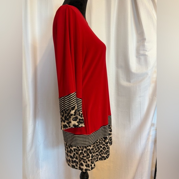 Coco Bianco red leopard trim 3/4 sleeve oversized blouse size medium - Picture 5 of 7